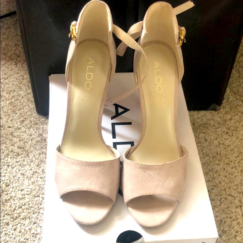 Open toe nude heels